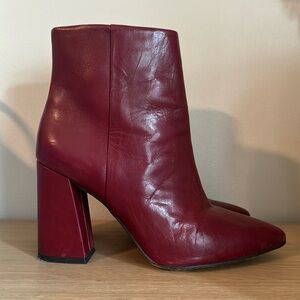 Vince Camuto size 8 women’s red burgundy maroon ankle boot booties